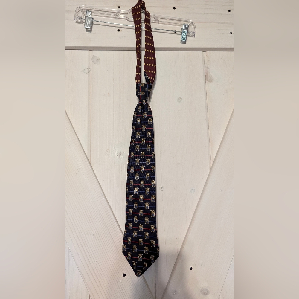 TOMMY HILFIGER Mens Navy Crown Shield red and blue Pinstriped silk Neck Tie